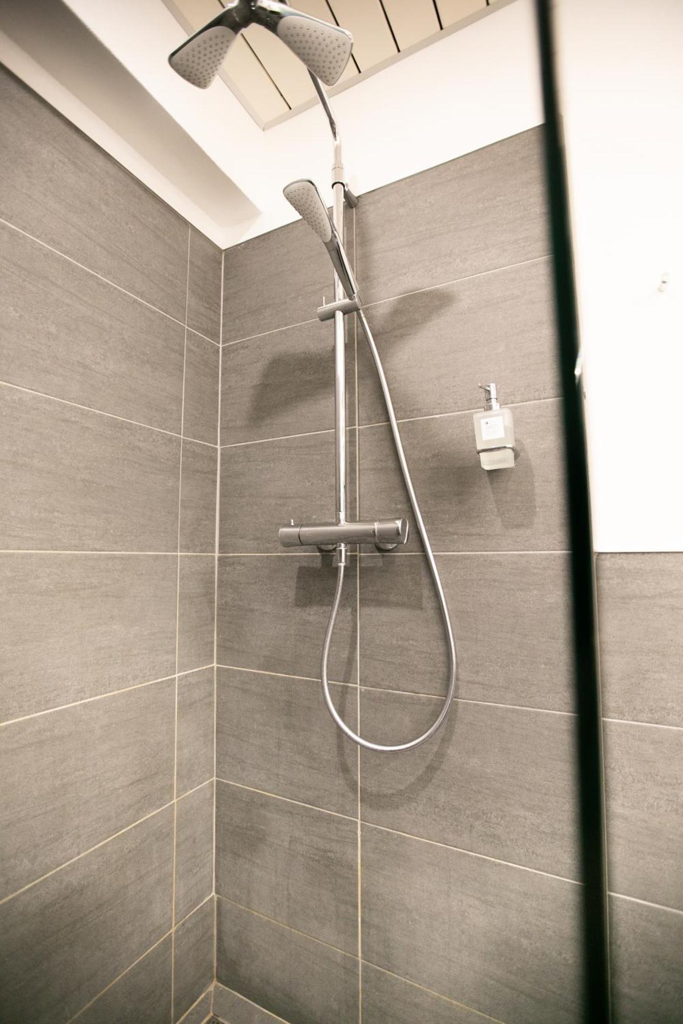 Das Reinisch Just Rooms Schwechat Dış mekan fotoğraf